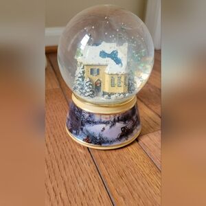 Thomas Kinkade Holiday Snow Globe with Winter Scene